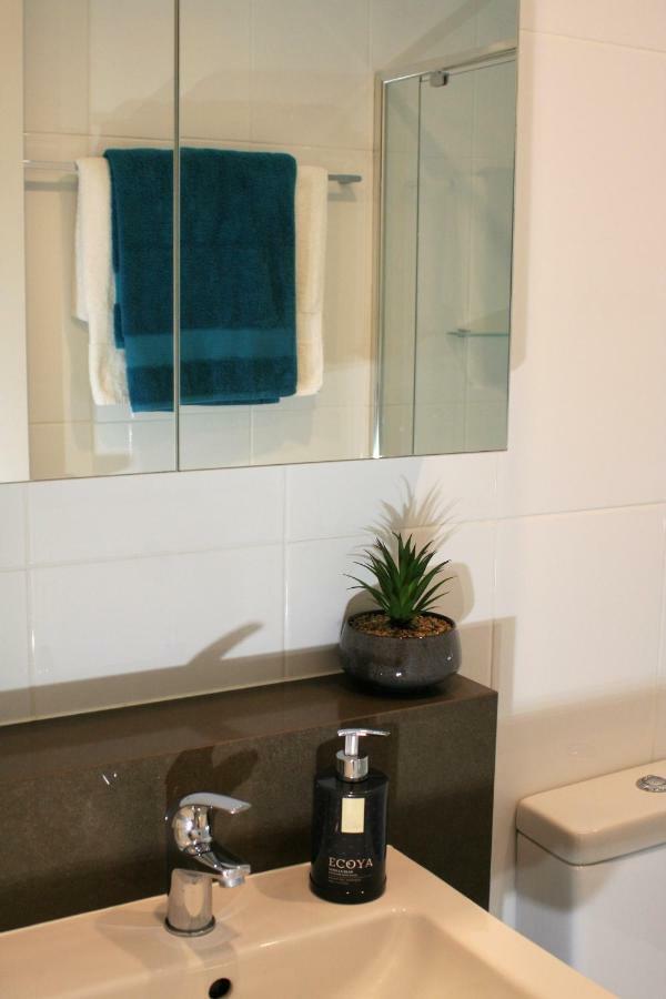 Governor Luxe 1 Bedroom Apartment In The Heart Of Barton Wifi Gym Wine Secure Parking Canberra Kingston Luaran gambar